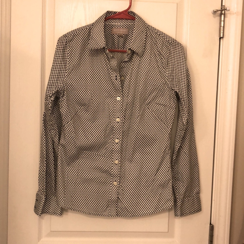 Women’s Banana Republic button-down non-iron shirt